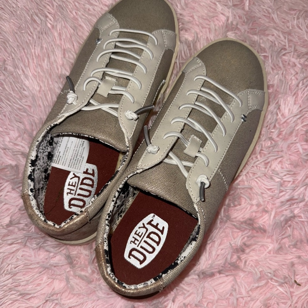 Hey Dude women’s Karina Slip On- size 9